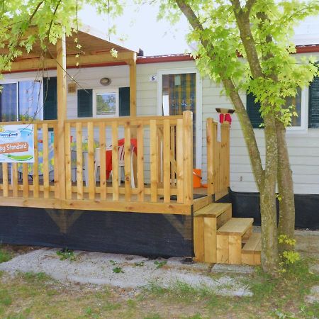 Happy Camp Mobile Homes In Villaggio Camping Baia Domizia Exterior photo