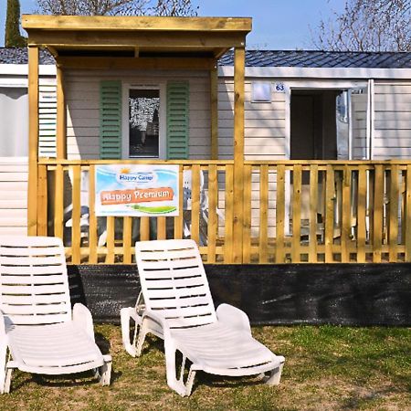Happy Camp Mobile Homes In Villaggio Camping Baia Domizia Exterior photo