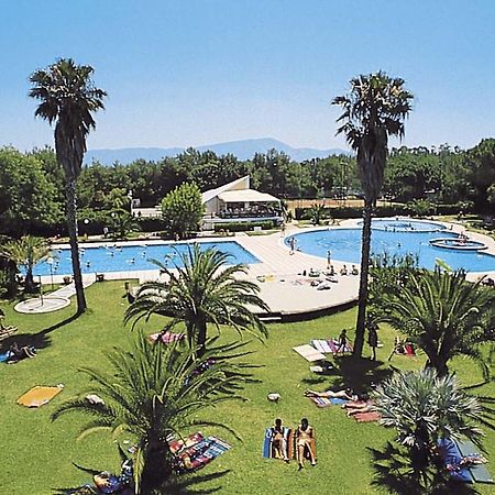 Happy Camp Mobile Homes In Villaggio Camping Baia Domizia Exterior photo