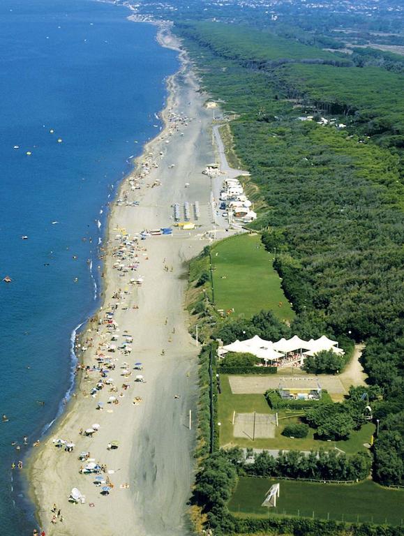 Happy Camp Mobile Homes In Villaggio Camping Baia Domizia Exterior photo